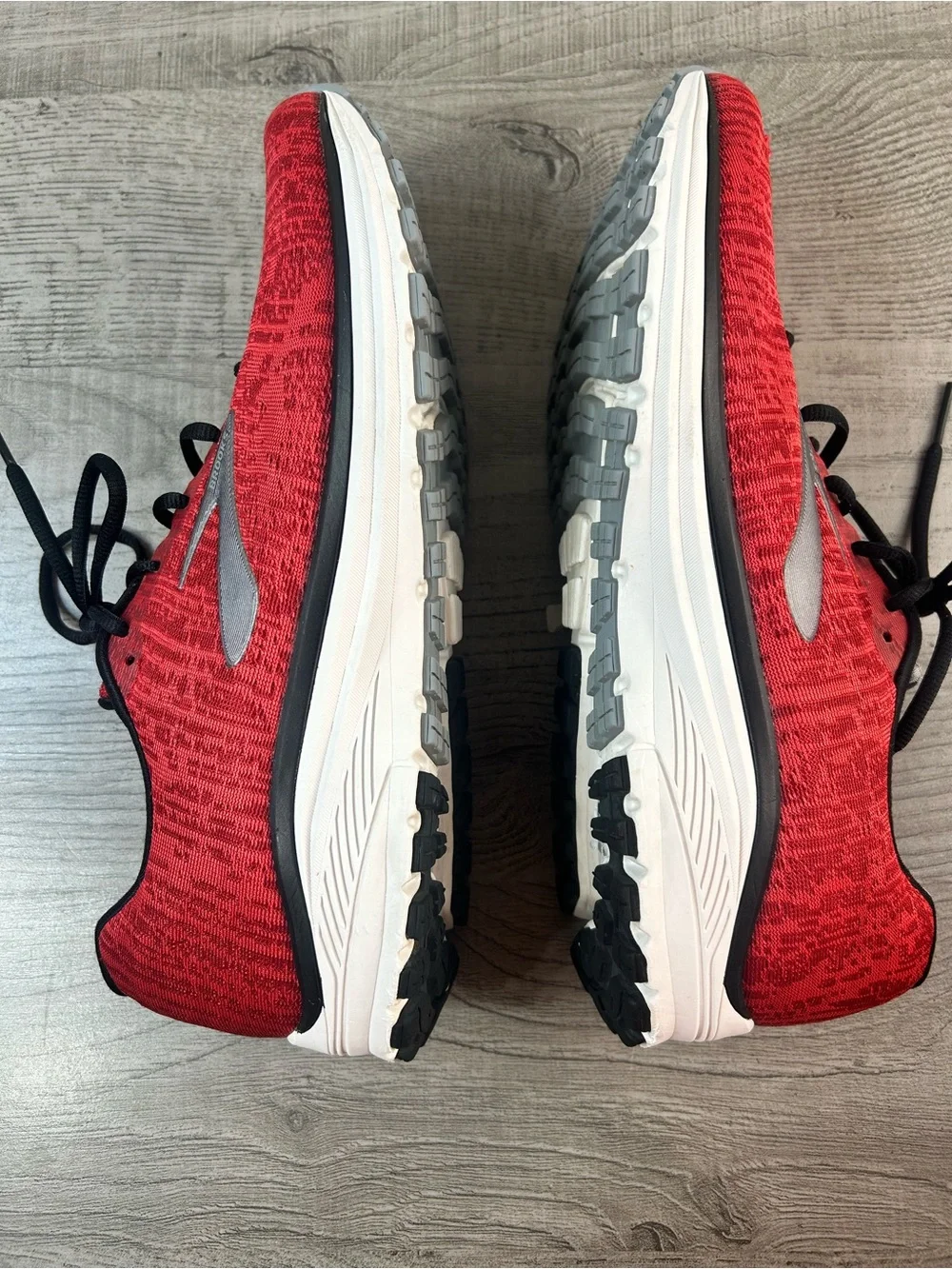 Brooks Signal Men’s Size 12 Red Running Shoes with Black Laces Sneakers Medium D